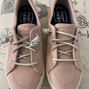 Sperry Crest Vibe Leather Sneakers
Size 7.5. NEW